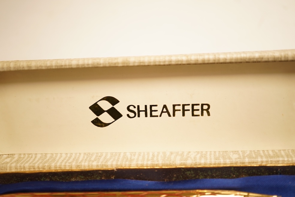 A collection of mostly fountain pens to include Parker and Sheaffer